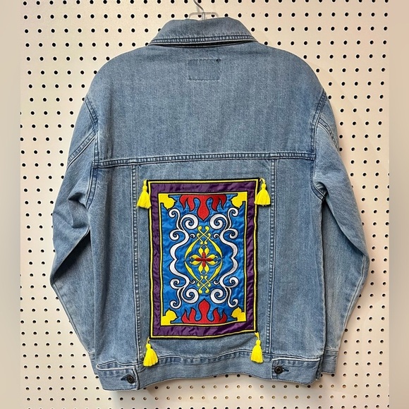 Oh My  Disney Aladdin Genie Carpet Denim Jean Jacket Ladies Small - Picture 3 of 3